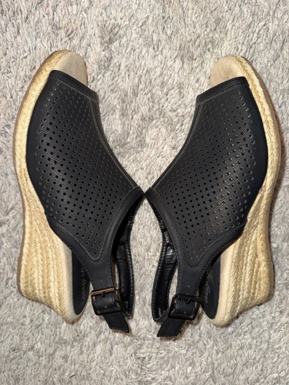 easy street Black Perforated Slingback Peep-Toe wedge Sandals beach summer sz 8